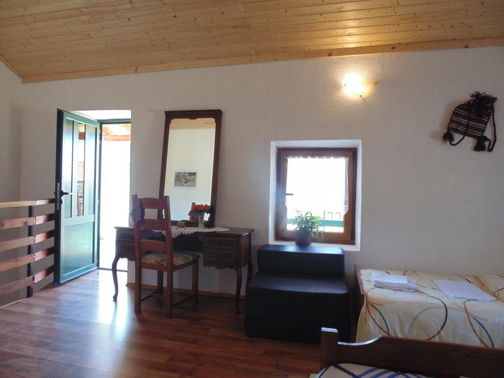 Holiday Home Paklenica Starigrad Paklenica Bagian luar foto