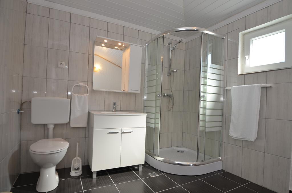 Holiday Home Paklenica Starigrad Paklenica Bagian luar foto