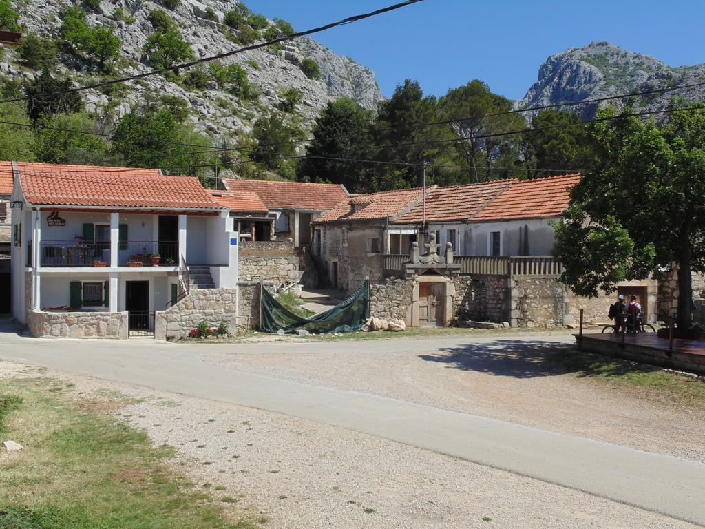 Holiday Home Paklenica Starigrad Paklenica Bagian luar foto