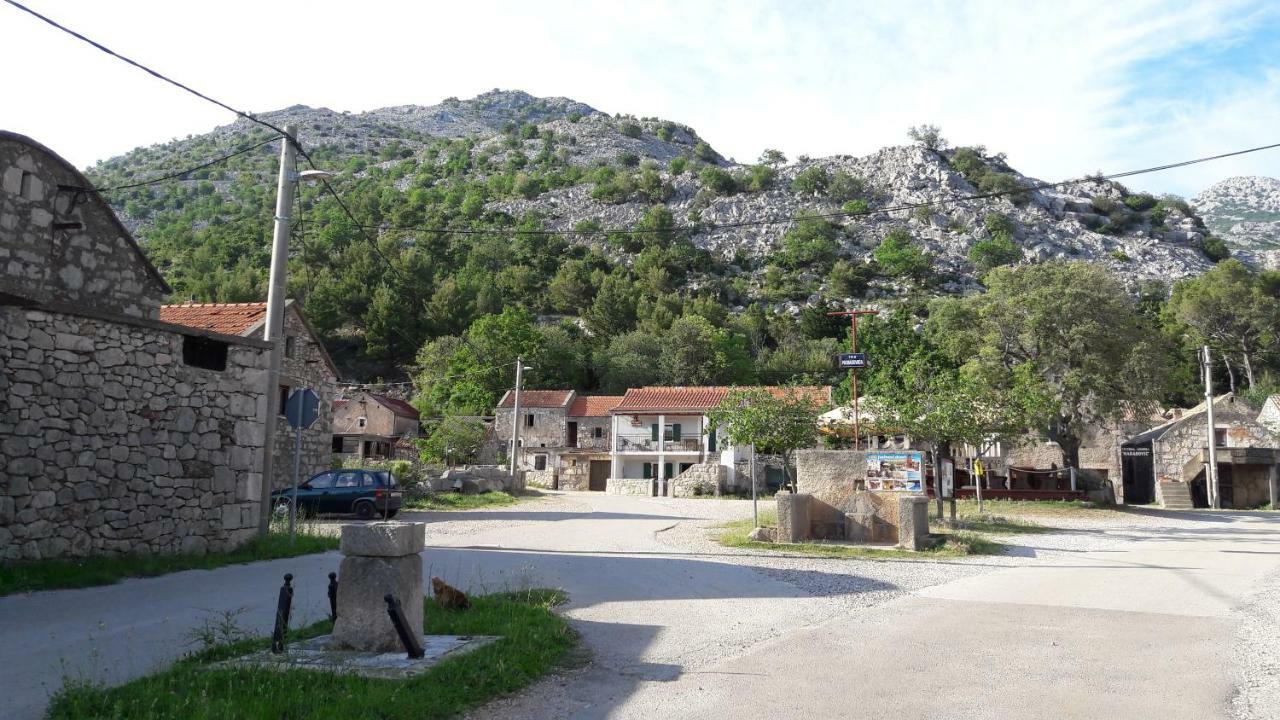 Holiday Home Paklenica Starigrad Paklenica Bagian luar foto