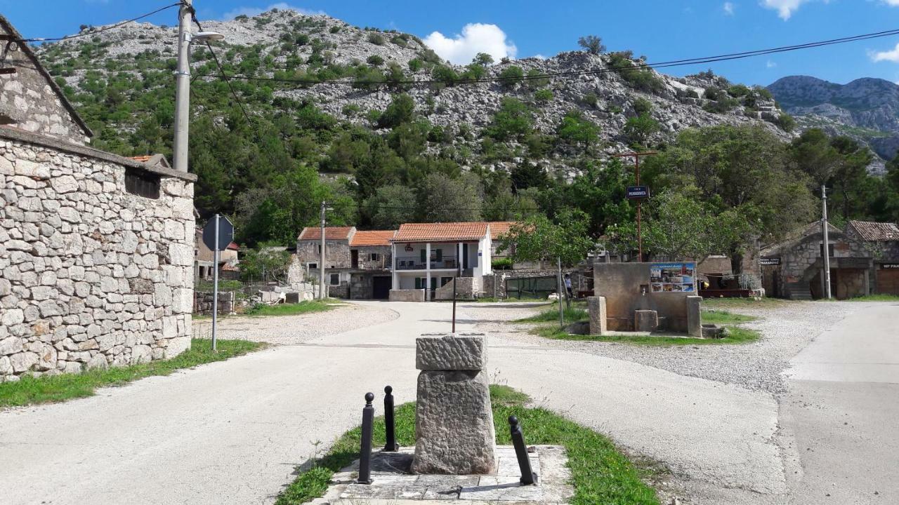 Holiday Home Paklenica Starigrad Paklenica Bagian luar foto